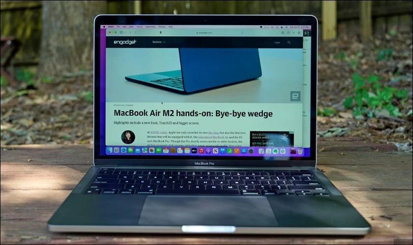 Macbook Pro 13 M2 2022 16GB 256GB vận hành mạnh mẽ