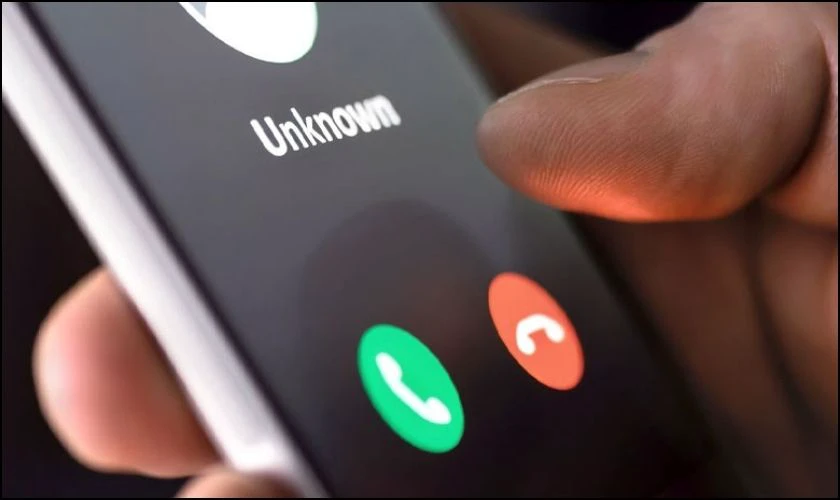 Khi c&oacute; đầu số 024 999 gọi đến c&oacute; n&ecirc;n nghe m&aacute;y hay gọi lại kh&ocirc;ng?