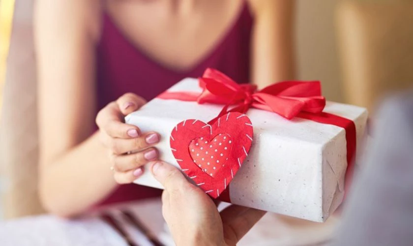 Một số lưu ý khi chọn và tặng quà cho khách hàng, đối tác nữ ngày 20/10