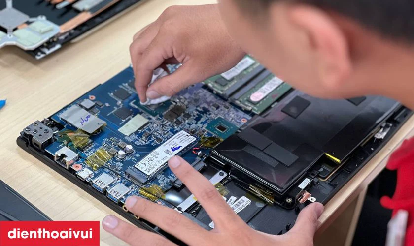 Laptop bị kh&ocirc; keo tản nhiệt