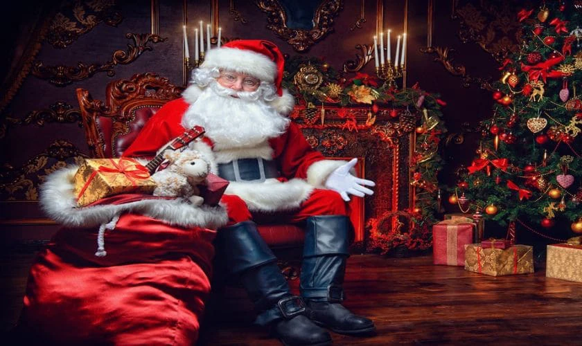 &Ocirc;ng gi&agrave; Noel tặng qu&agrave; cho trẻ em