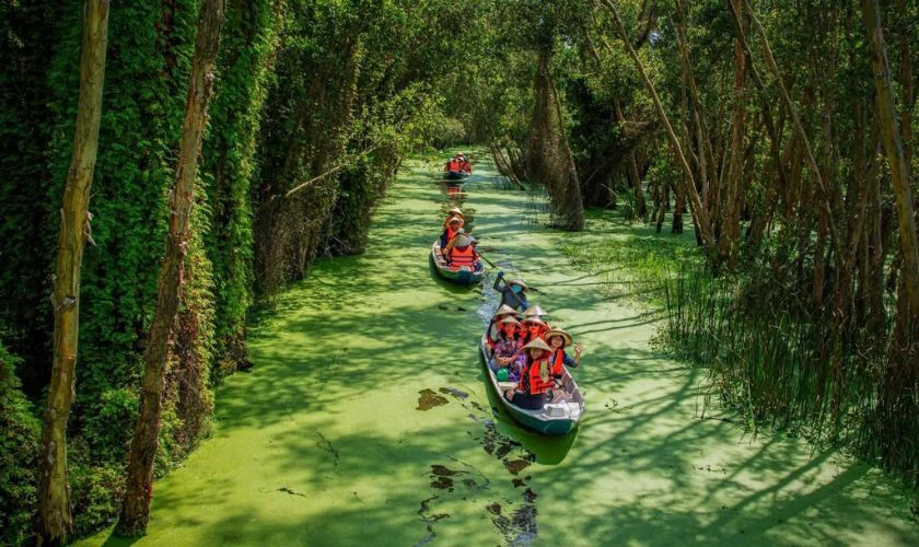 30/4 nên đi du lịch ở đâu gần Sài Gòn - Làng nổi Tân Lập