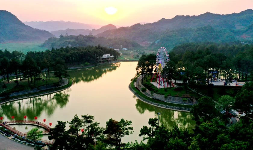 Rừng thông Bản Áng - Mộc Châu