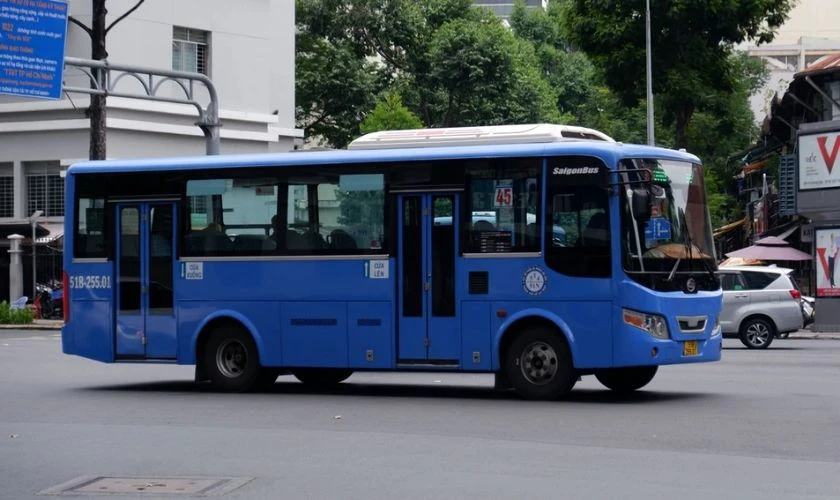 Giá vé xe buýt 30/4 có thay đổi không? Tăng hay giảm giá?
