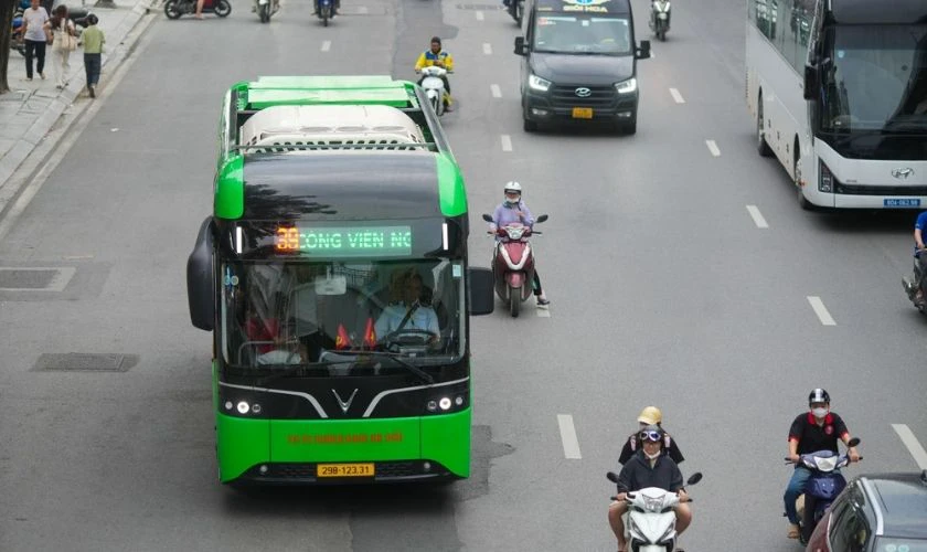 Tình hình xe buýt 30/4 1/5/2026 tại Hà Nội