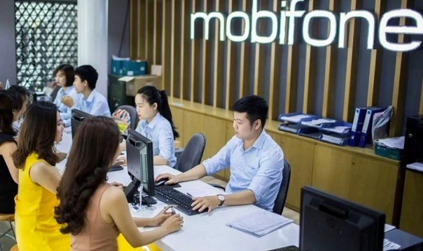 Đến trực tiếp c&aacute;c cửa h&agrave;ng giao dịch của MobiFone