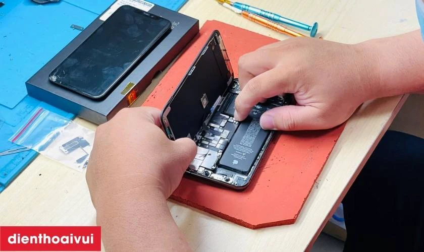 Quy tr&igrave;nh thay m&agrave;n h&igrave;nh Samsung ở huyện Nh&agrave; B&egrave; như thế n&agrave;o?