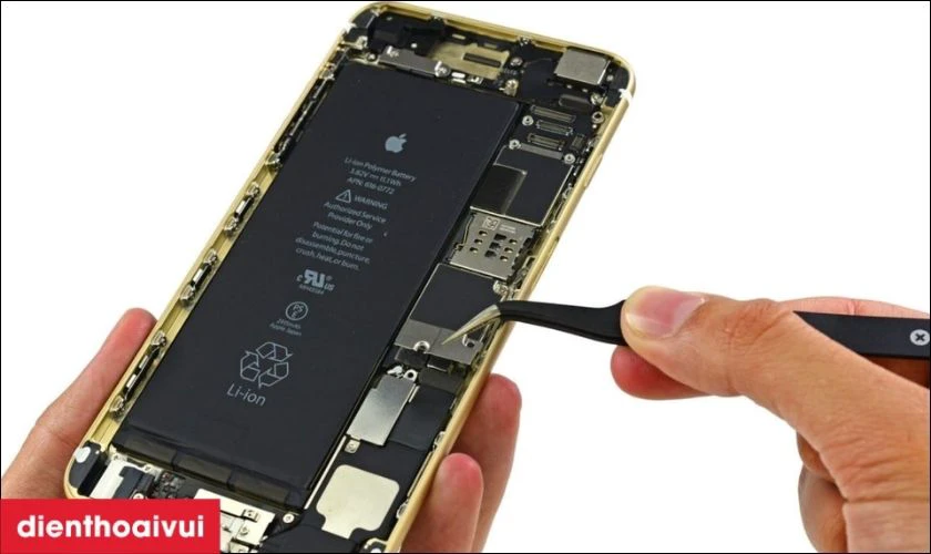 Dấu hiệu nhận biết khi n&agrave;o n&ecirc;n thay pin iPhone 8 Plus