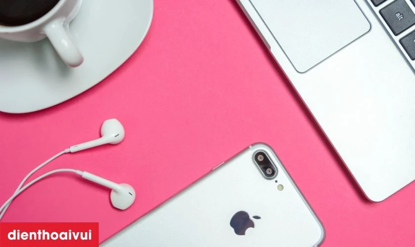 Dung lượng pin, hỗ trợ sạc nhanh v&agrave; kh&ocirc;ng d&acirc;y