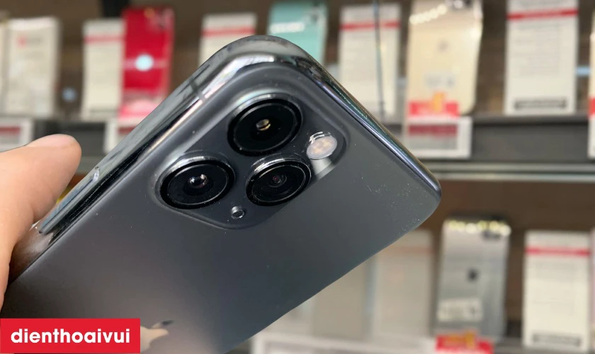 iphone 11 cũ xước cấn