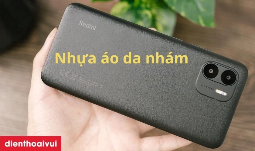 Thiết kế mặt lưng nh&aacute;m chống b&aacute;m v&acirc;n tay hiệu quả