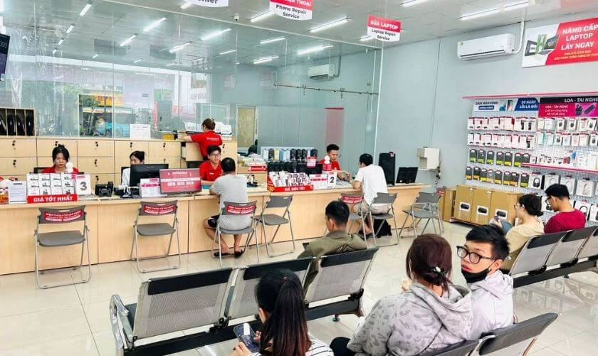 Mua điện thoại iPhone cũ cho học sinh tại Điện Thoại Vui