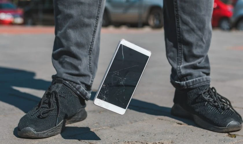 Nguy&ecirc;n nh&acirc;n khiến mặt k&iacute;nh iPhone 14 Pro Max nhanh hỏng
