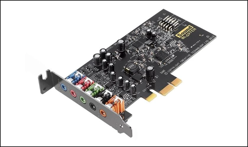 Thay card &acirc;m thanh mới cho laptop nếu cắm loa v&agrave;o laptop kh&ocirc;ng nghe được