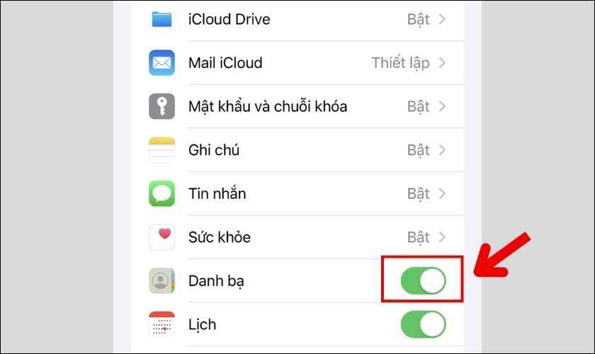 Bật n&uacute;t gạt hiển thị m&agrave;u xanh để cho ph&eacute;p Danh bạ đồng bộ với iCloud