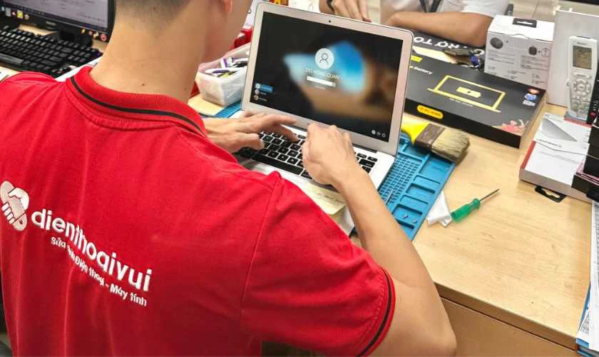 Sửa lỗi laptop chỉ nghe được headphone kh&ocirc;ng nghe được loa ngo&agrave;i