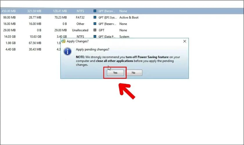 Chọn Yes để xác nhận thực hiện việc chia lại ổ đĩa trên Win 11