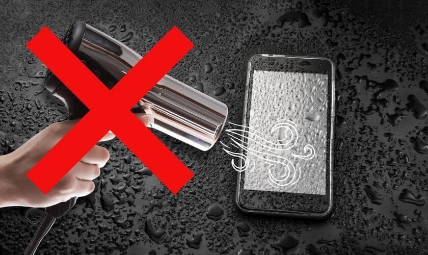 Sử dụng m&aacute;y sấy t&oacute;c hong kh&ocirc; điện thoại v&ocirc; nước