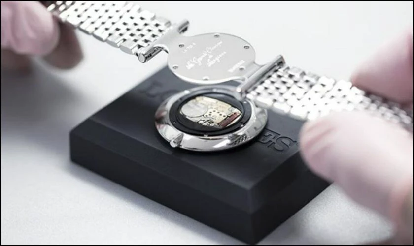 Kiểm tra xem đồng hồ đ&atilde; hoạt động lại chưa