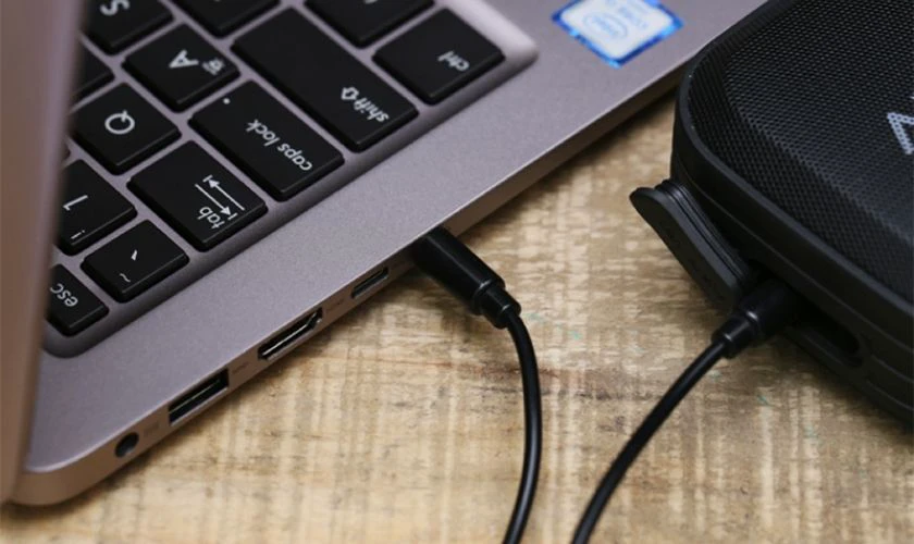 Sửa lỗi cắm loa v&agrave;o laptop kh&ocirc;ng nghe được do phần cứng