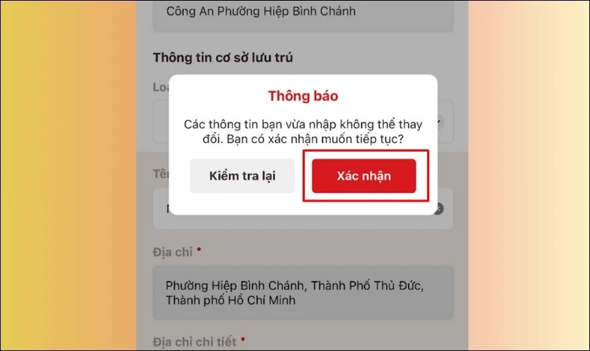 Nhấn Xác nhận thay đổi thông tin đăng ký tạm trú