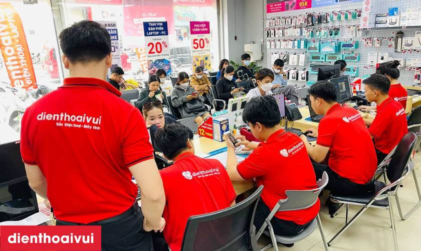 Dịch vụ thay pin Pisen iPhone 8 ch&iacute;nh h&atilde;ng uy t&iacute;n tại Điện Thoại Vui