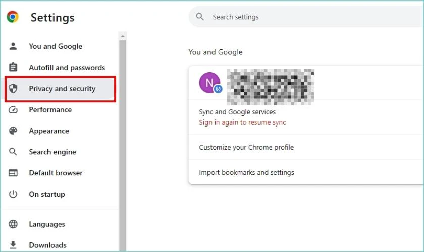 Nhấn v&agrave;o tab Quyền ri&ecirc;ng tư v&agrave; bảo mật (Privacy and security)