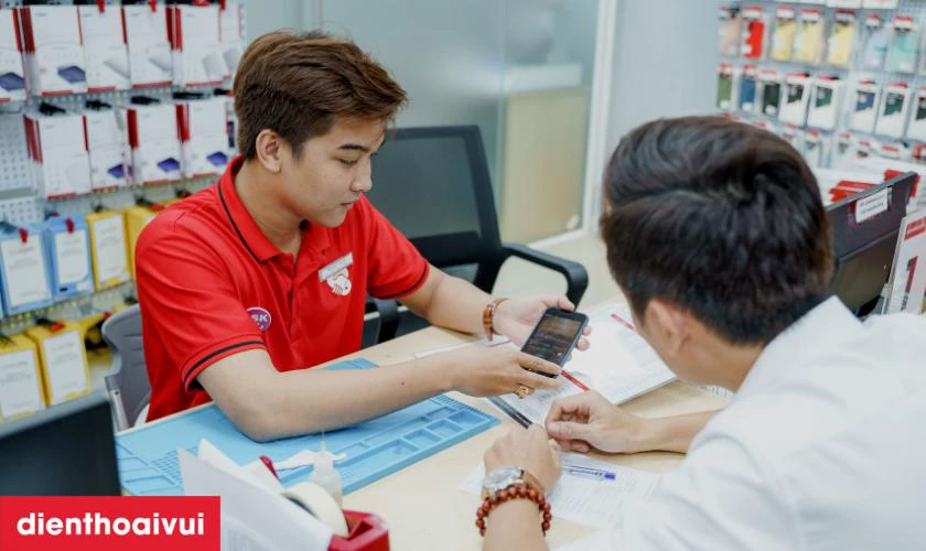 Mua điện thoại, smartphone gi&aacute; rẻ ch&iacute;nh h&atilde;ng tại Điện Thoại Vui&nbsp;