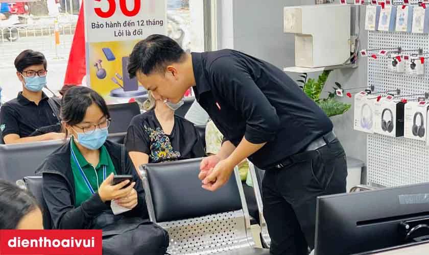 Mua điện thoại Realme C33 4GB 64GB gi&aacute; tốt tại Điện Thoại Vui