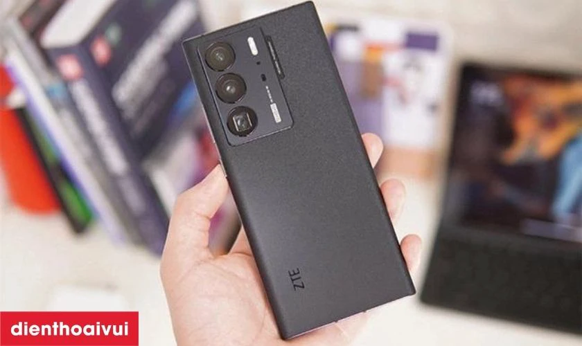 Nubia ZTE Axon