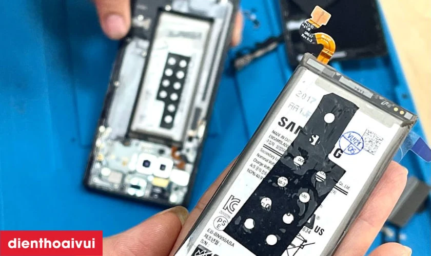 Quy trình thay pin Samsung quận Phú Nhuận tại Điện Thoại Vui