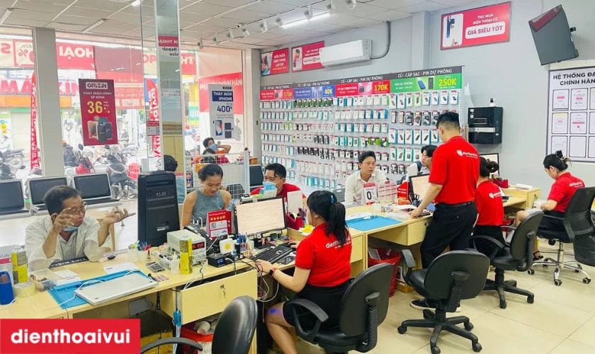 Điện Thoại Vui c&oacute; nh&acirc;n vi&ecirc;n tư vấn chuy&ecirc;n nghiệp v&agrave; tận t&acirc;m