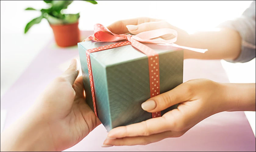 Mẹo chọn qu&agrave; tặng &yacute; nghĩa cho gi&aacute;o vi&ecirc;n chủ nhiệm