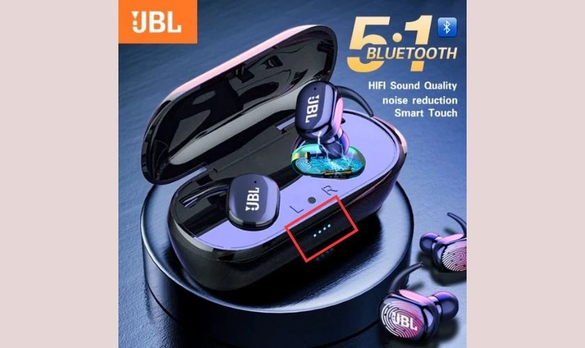 C&aacute;ch sạc pin để sử dụng tai nghe Bluetooth JBL TWS4