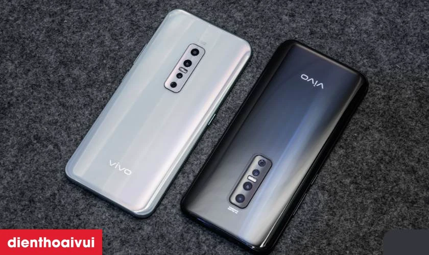 Dấu hiệu bạn cần thay &eacute;p k&iacute;nh Vivo V17 Pro