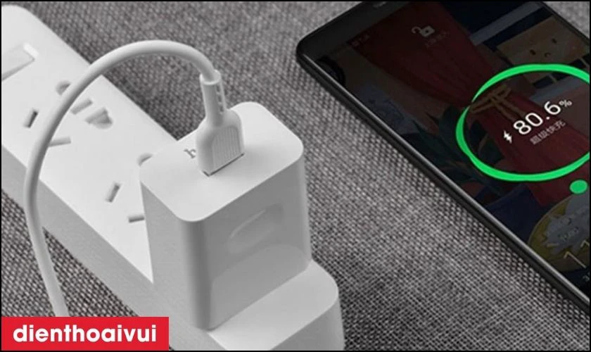 Sau khi thay pin mới cho Vsmart Lux n&ecirc;n sạc như thế n&agrave;o để tr&aacute;nh hao pin nhanh?
