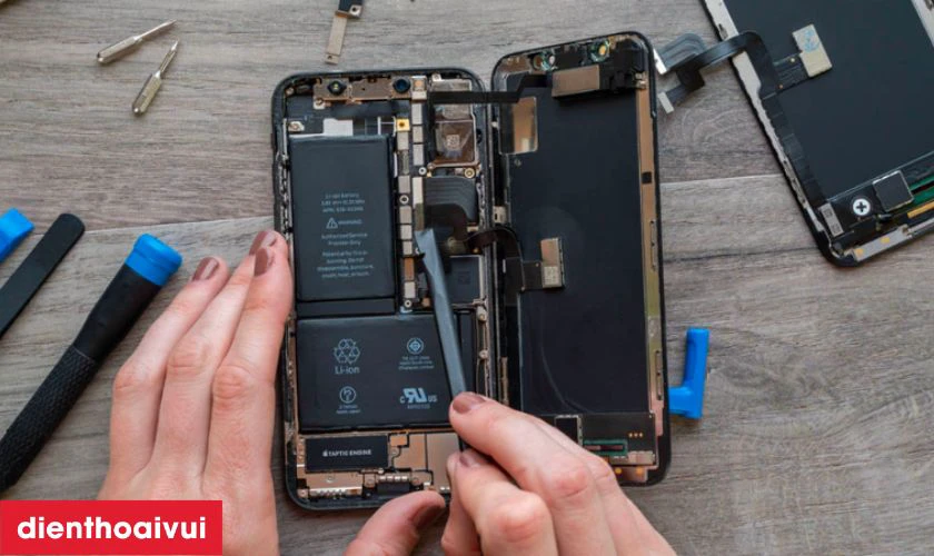 Một số lưu &yacute; khi thay pin Samsung