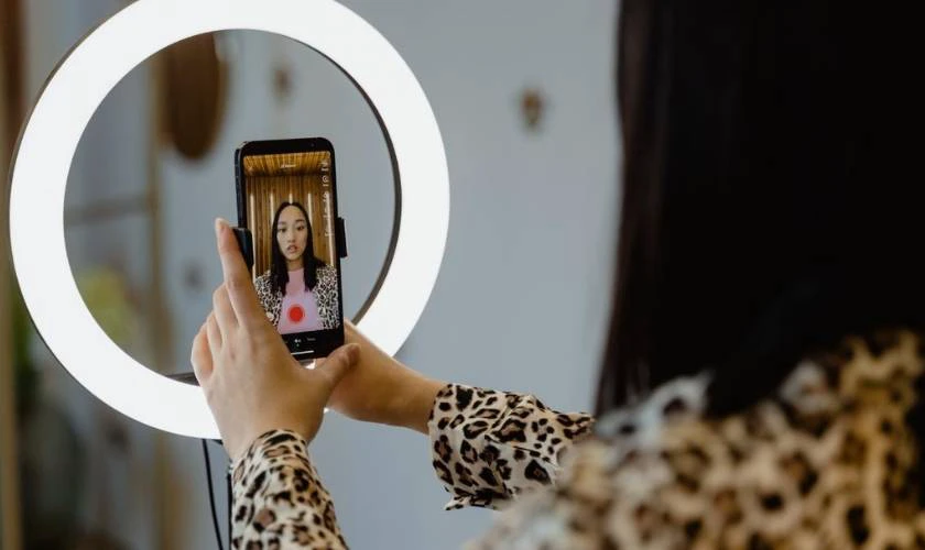 Lợi &iacute;ch khi biết c&aacute;ch chụp ảnh tr&ecirc;n TikTok lưu về m&aacute;y