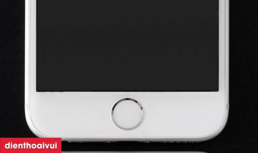 Sử dụng Touch ID, jack cắm 3.5mm