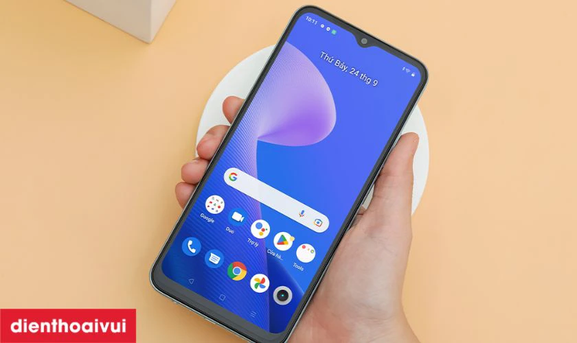 Điện thoại Realme C33 3GB 32GB trang bị màn hình giọt nước với độ phân giải HD+