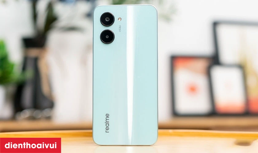 Vẻ ngo&agrave;i trẻ trung, m&agrave;u sắc thiết kế bắt mắt tr&ecirc;n Realme C33
