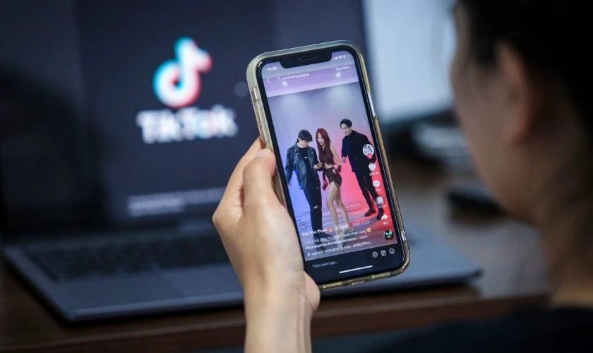 Sử dụng &acirc;m thanh thịnh h&agrave;nh tr&ecirc;n TikTok