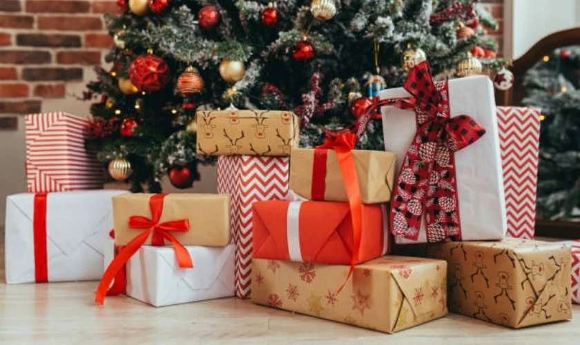 Ảnh bìa Giáng sinh với những hộp quà xinh