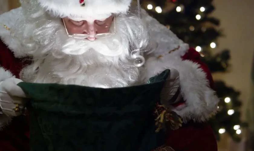 Hình ảnh ông già Noel đơn giản