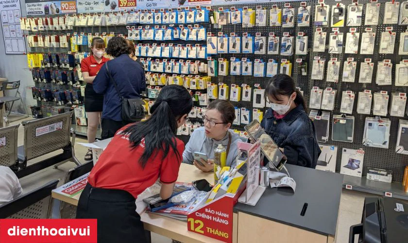 Dán Kingkong chống nhìn trộm iPhone 17 Pro giá rẻ tại Điện Thoại Vui
