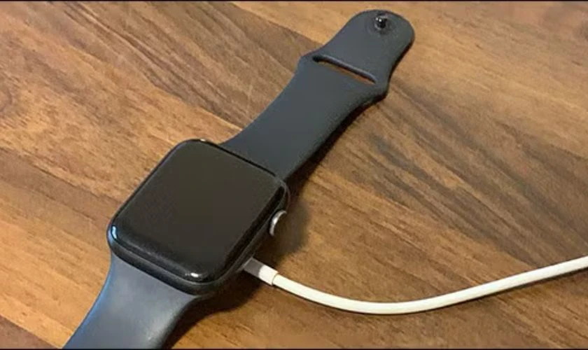 Apple Watch sạc không lên nguồn là tình trạng gì?