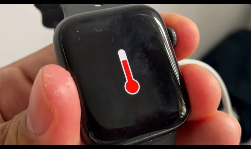 Apple Watch sạc bị nóng không lên nguồn có nguy hiểm không?