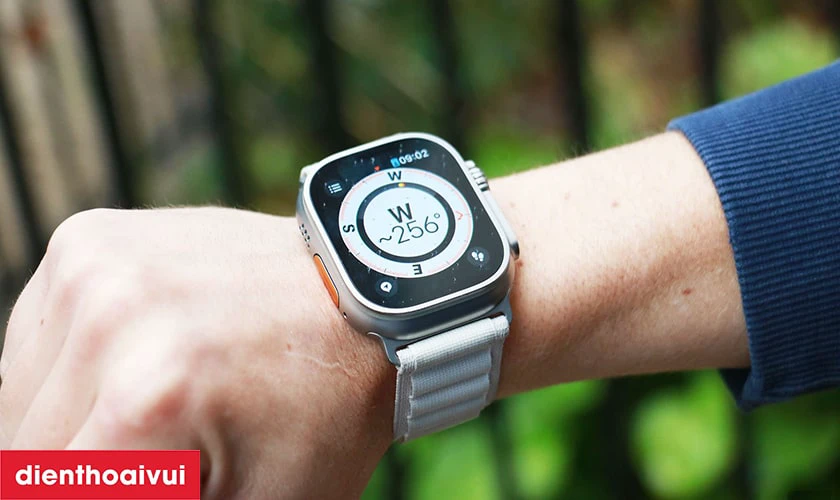 M&agrave;n h&igrave;nh Retina lớn nhất v&agrave; s&aacute;ng nhất tr&ecirc;n Apple Watch Ultra cũ&nbsp;&nbsp;