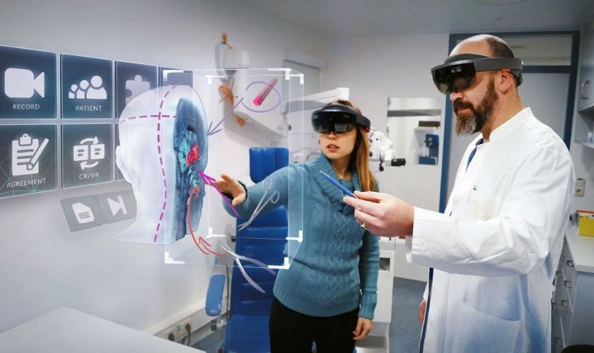Trong y tế, AR có thể được sử dụng để hiển thị các mô hình 3D của cơ thể