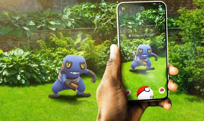 Ví dụ nổi bật ứng dụng AR vào giải trí là game Pokémon GO